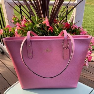 Coach city zip tote LIKE NEW